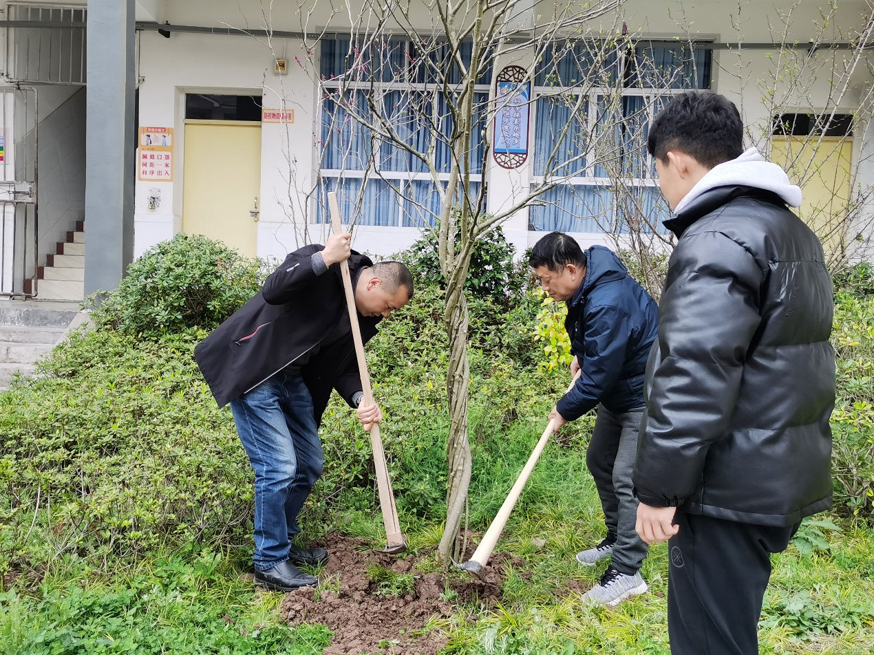 玩球直播教工一支部和石柱县中益乡小学支部结对共建,同话脱贫攻坚03.png 玩球直播体育频道