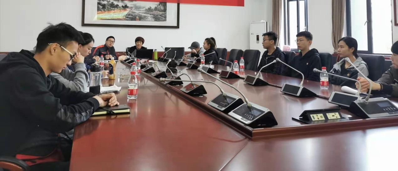 姜训练营讲为体育学员四支部讲党课.jpg 玩球直播客户端